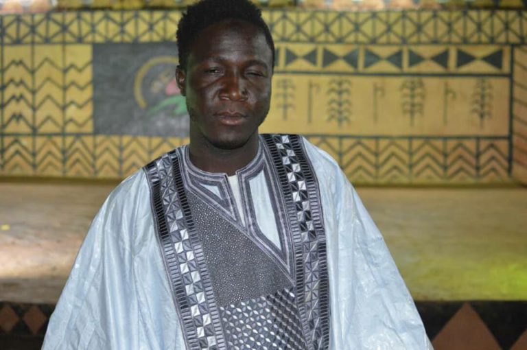 Conférence de presse et Dédicace de l’artiste FIILSA
