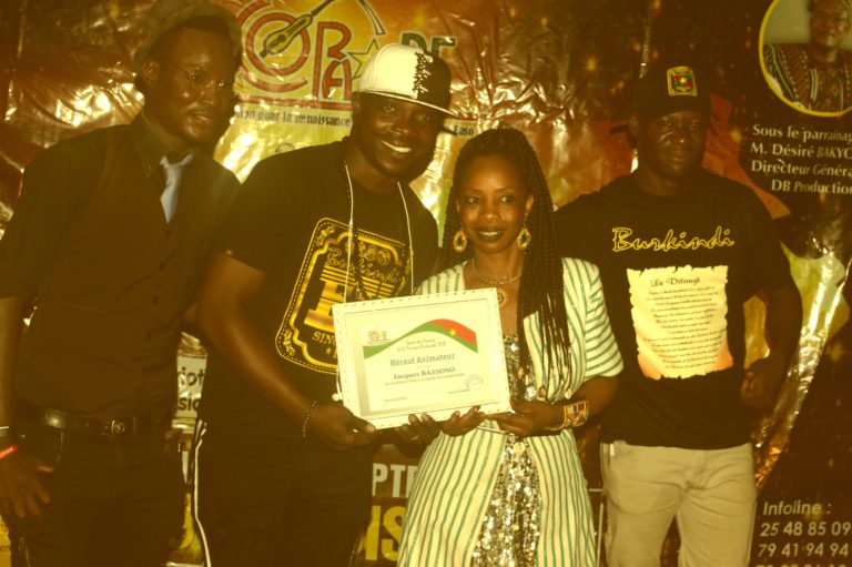 CORA-BF : Plusieurs « propulseurs de la musique burkinabè » distingués lors de la première édition de la soirée HMB