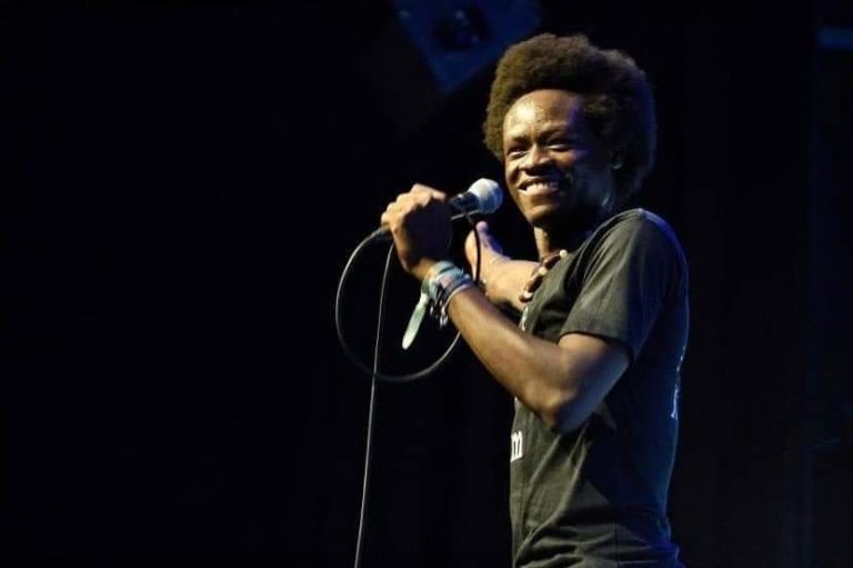 DIASPORA : Interview avec  Ezé Wendtoin, musicien-chanteur très réputé et sollicité en Allemagne.