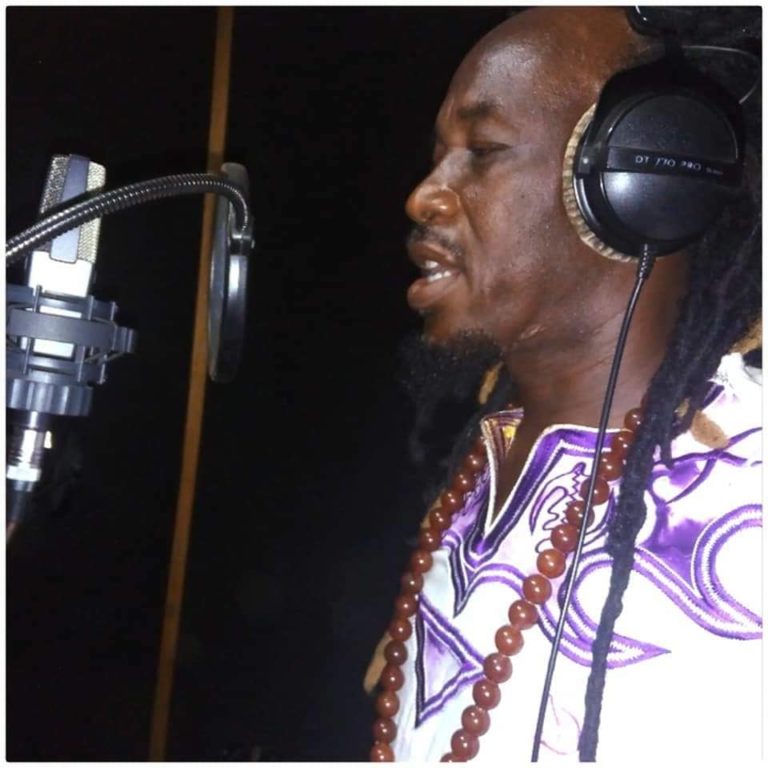 MUSIQUE : Sana Bob enregistre une chanson spéciale hommage à Idrissa OUEDRAOGO, « grand cinéaste » disparu.