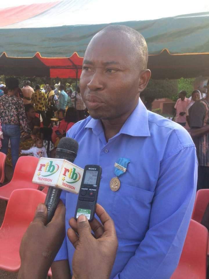 Meilleurs vœux : « Awa Boussim est l’artiste de l’année » selon Alassane Kéré des éditions Sidwaya.
