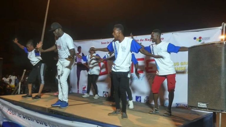 Dance Sport party : Le chorégraphe de Magic Systèm fait danser les ouagalais.