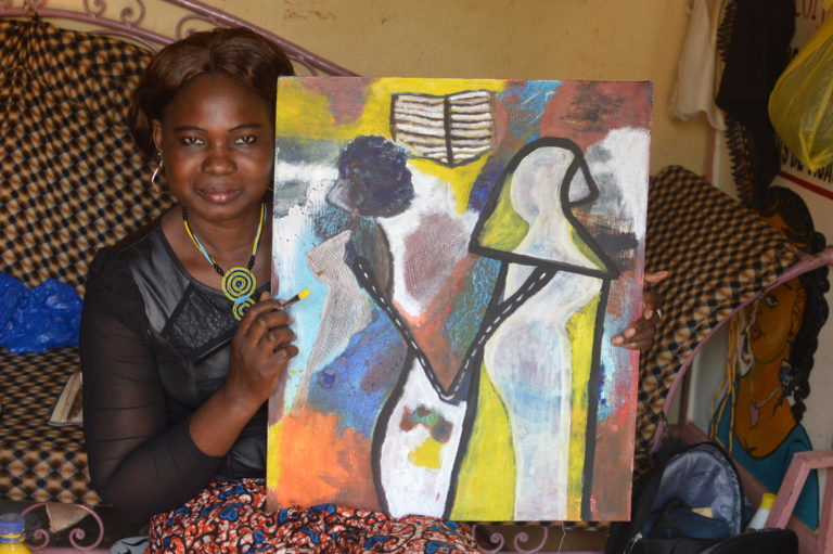 L’art plastique au Burkina Faso : un métier à valoriser pour qu’il puisse nourrir son Homme. Entretien avec Mariam Sougué artiste plasticienne.