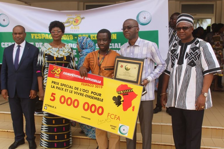 FESPACO 2019: BAZIE Barthelemy lauréat du premier prix spécial de l’OCI avec le film documentaire « La terre qui m’a vue naitre ».