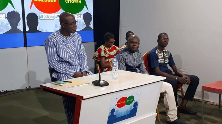 Dialogue Citoyen : Le Ministre de la culture condamne les publications propagandistes. 