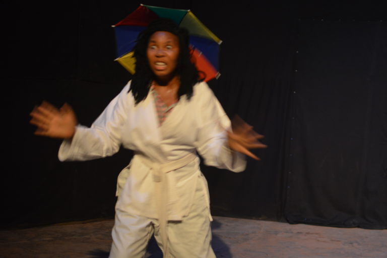 THÊATRE:  » Moi Fardeau Inhérent »: Pièce de théâtre sur la femme à suivre absolument.