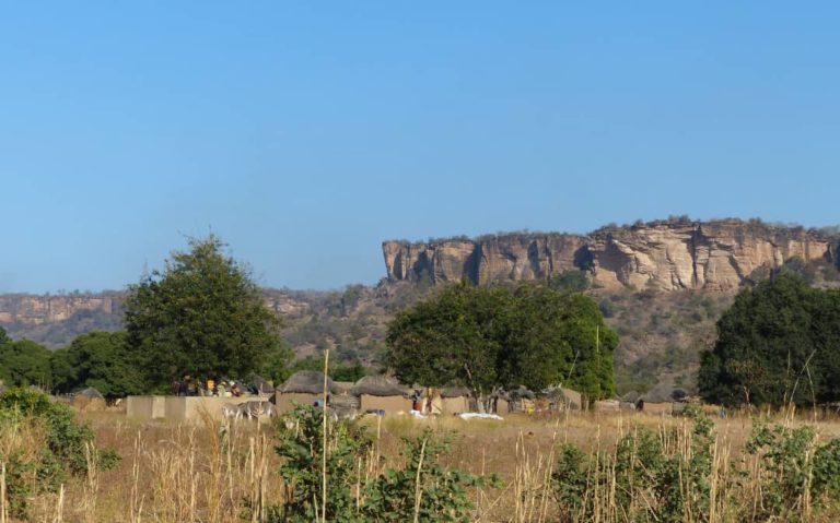 Falaise du Gobnangou : Pour les amoureux de l&rsquo;escalade.