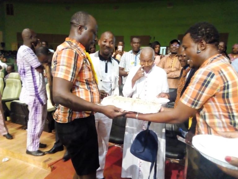 HUMOUR: « 10 ans c&rsquo;est pas 10 jours et 10 ans c&rsquo;est tout un parcours « .