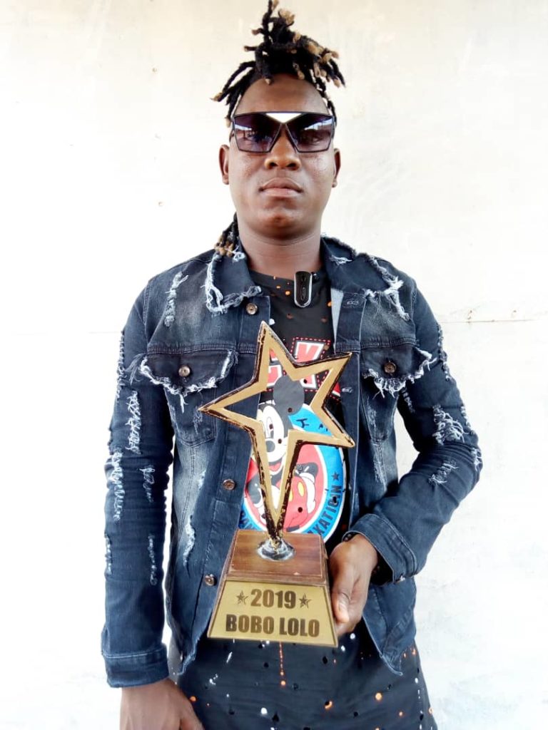 Bobo Lolo 2019: Interview avec le meilleur artiste de Bobo, Robot le Messie el Padre.