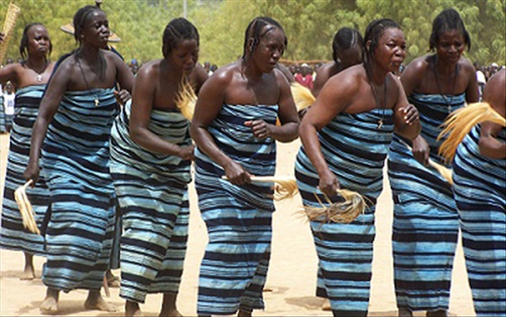 CULTURE: Le Faso Dan fani, un habit made in Burkina.