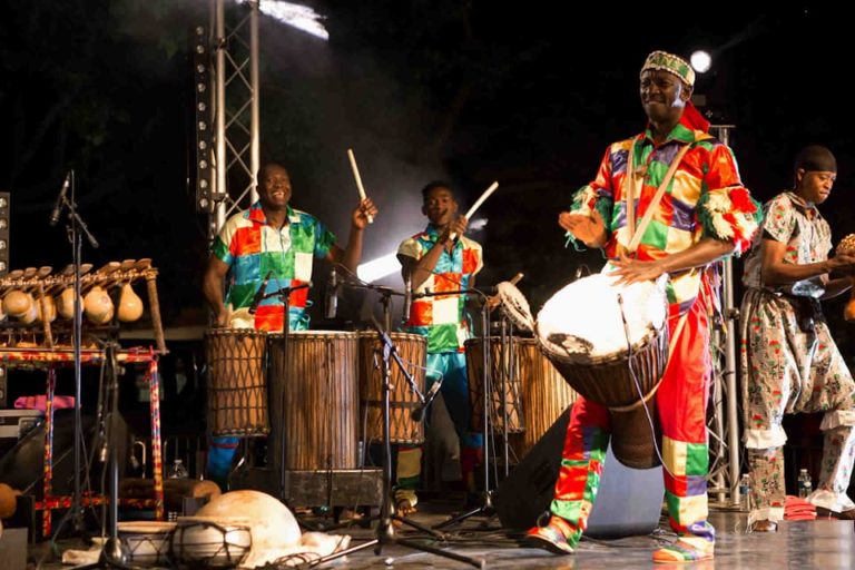 MUSIQUE: La musique dans la tradition africaine.