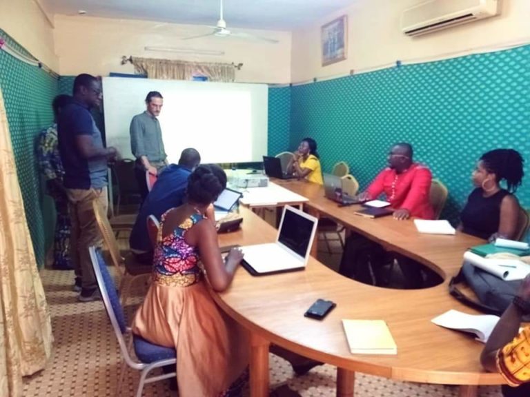 FITMO 2019  Les acteurs consolident leurs aptitudes en technique de communication.
