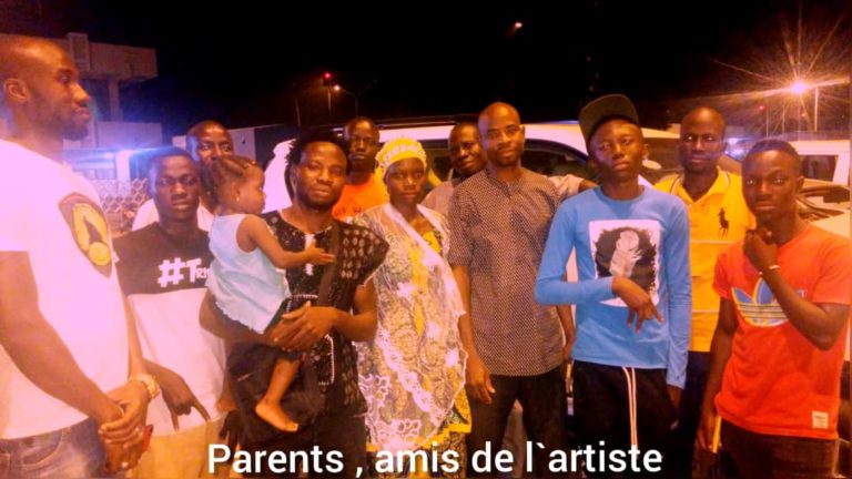 Nuit du Burkinbila en Italie : L’artiste Zistar de l’agence Bass Neeré représente le Faso.