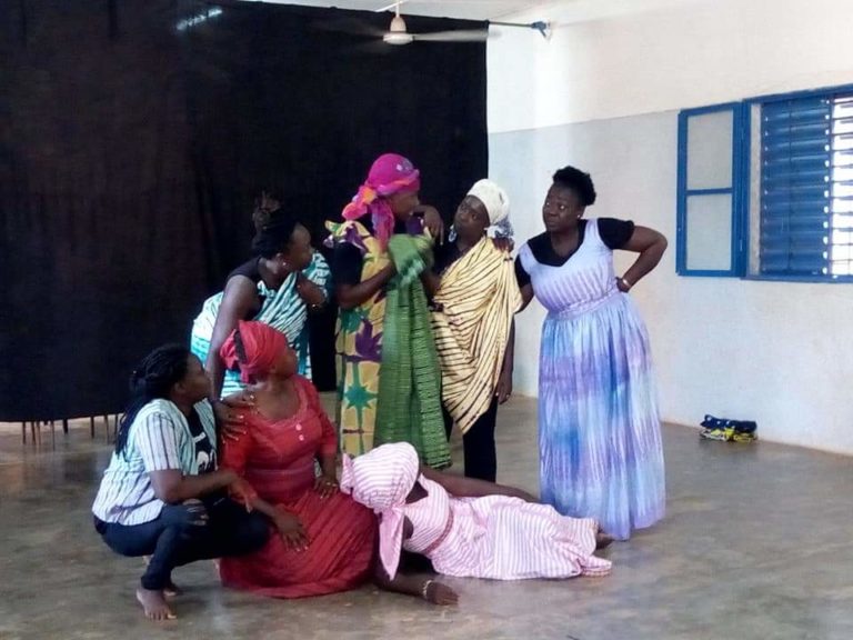 FITMO : Restitution sur la recherche théâtrale sur les pagnes africains.