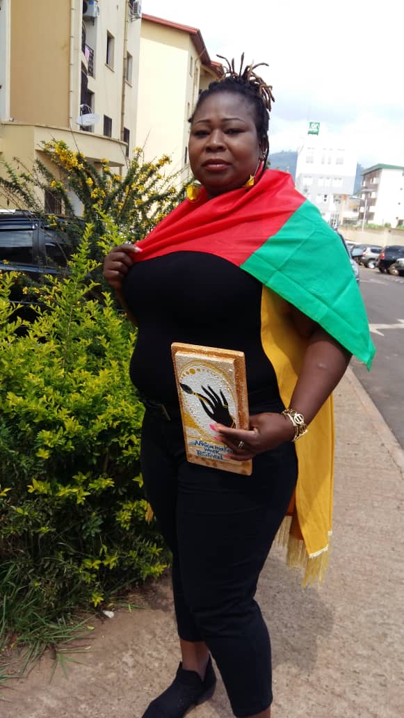 Françoise Sedego primée meilleure maquilleuse professionnelle à Yaoundé