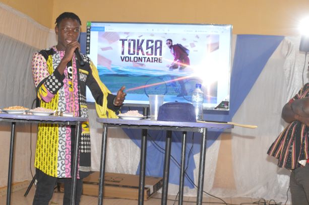 MUSIQUE: Le rappeur burkinabé Toksa, signe son tout premier album « Volontaire »
