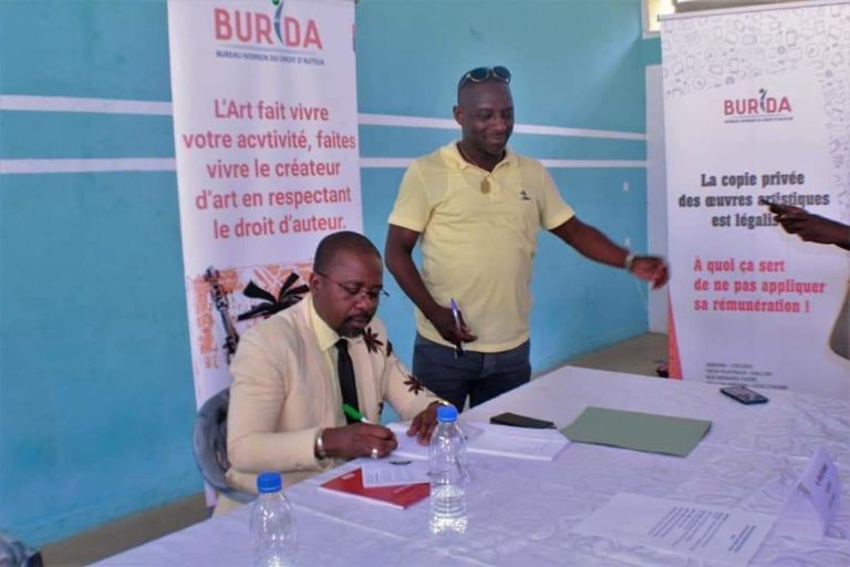 LITTÉRATURE: Le DG du BBDA en terre ivoirienne pour présenter son œuvre, « Droit d’auteur : comment en tirer profit »