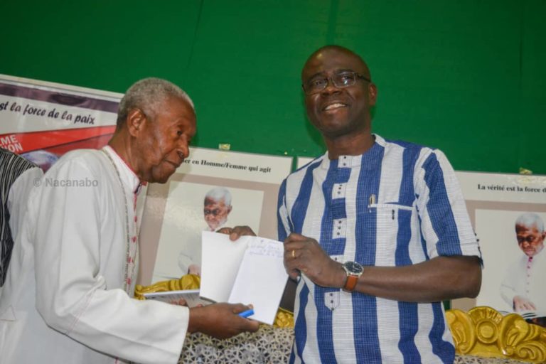 LITTÉRATURE: « Présence au présent », le dernier opus de Monseigneur Anselme Titianma Sanou
