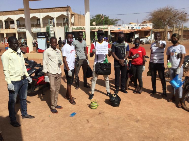 Sensibilisation sur le Covid-19 à Ouahigouya : L’artiste musicien Yass la Référence prend son bâton de pèlerin