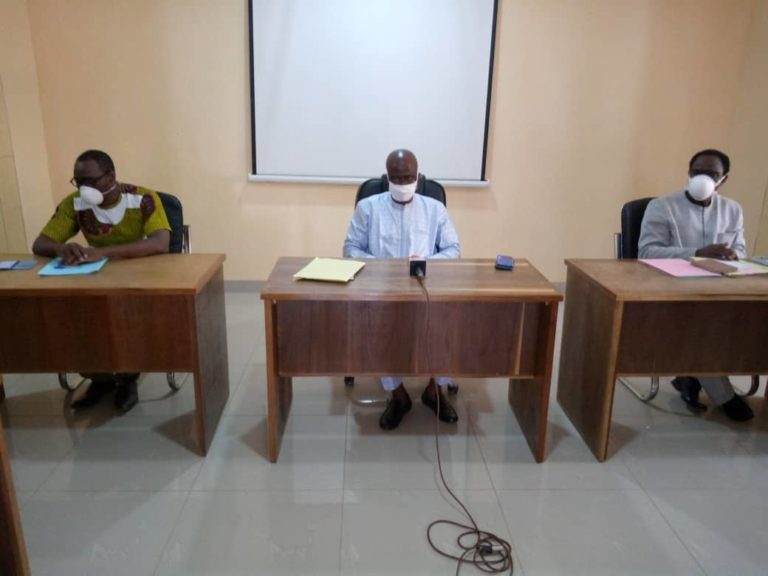 Covid-19 : Le rapport du comité de réflexion officiellement remis au Ministre Abdoul Karim Sango