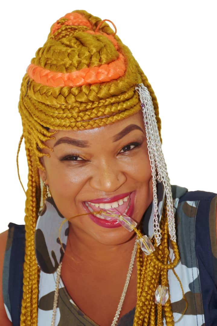 Qui est Lovylia, cette icône de la musique burkinabé qui suscite de l’admiration ?