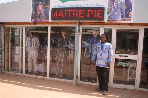 RÉGION DU CENTRE-OUEST: Le styliste modéliste Maitre Pierre s’exprime au micro d’Infos Culture du Faso