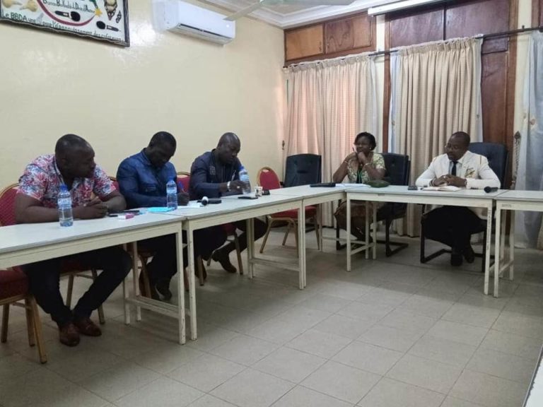 DROIT D&rsquo;AUTEUR: Les tenanciers de debits de boissons bénéficient d&rsquo;un allègement