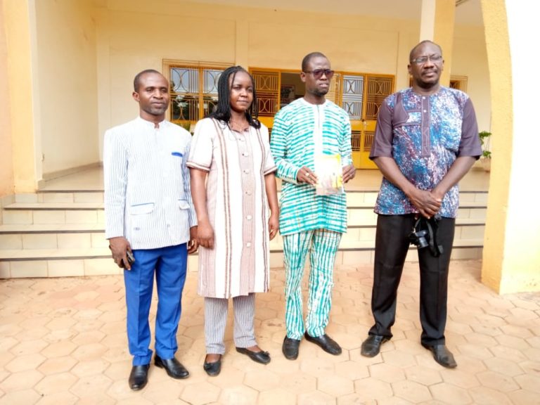 CAFÉ LITTÉRAIRE: Saïdou LONFO retrace son œuvre « Le succès au goût de l&rsquo;échec »