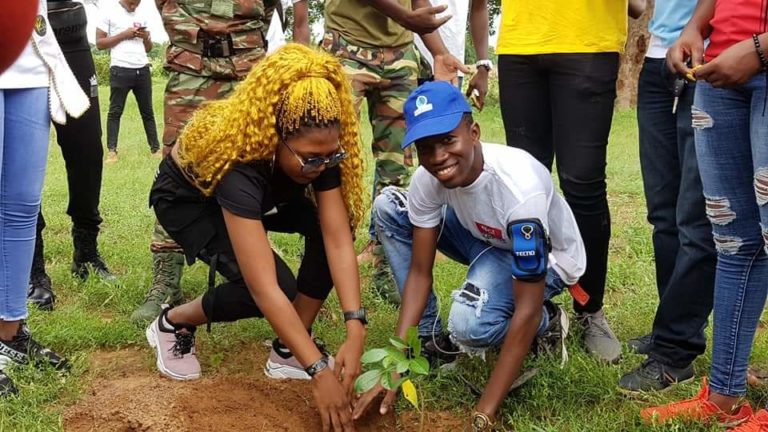 Protection de l’environnement: HUGUO BOSS initie un reboisement à Loumbila