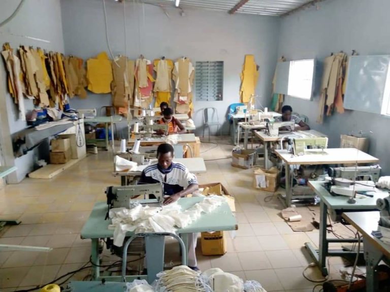 Initiation à l’Entrepreneuriat: Des jeunes vacanciers à l’industrie de textile de François 1er