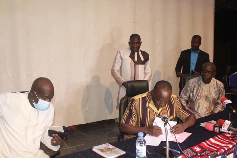 LITTÉRATURE: Lancina Simporé apporte « sa terre à la termitière » avec son œuvre Naaba Wobgo, Waogdogo et les Nansar-dãmba