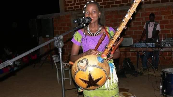 MUSIQUE: « Tout a commencé à la chorale Saint Pierre de Banfora », Téné Tina, artiste-musicienne