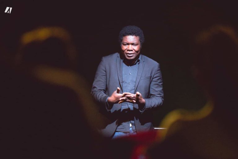 THÉÂTRE: Zoom sur le parcours atypique d’Étienne MINOUNGOU