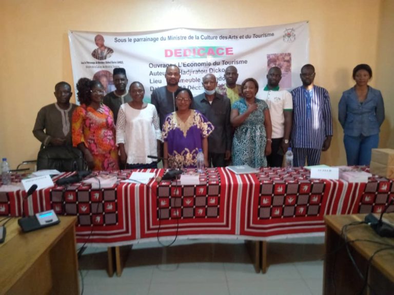 LITTÉRATURE: Madame Hadjiratou DICKO apporte sa contribution au tourisme avec « l&rsquo;économie du tourisme au Burkina Faso »
