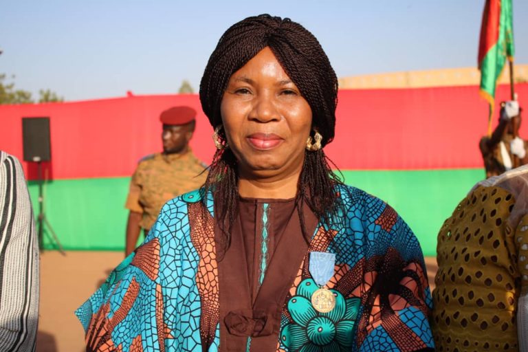 INTERVIEW: « Je me suis lancée dans la formation des femmes aux métiers de la scène, qui sont dits réservés aux hommes », Laure GUIRÉ, comédienne