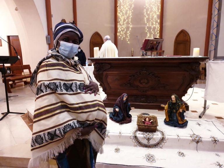 « Chaque année, je rentre trois fois minimum au pays depuis quatorze ans », IBK, artiste musicienne burkinabè vivant en France