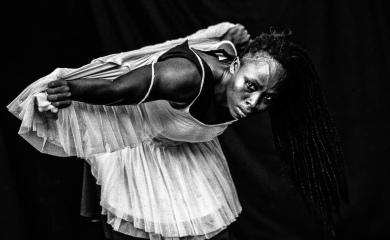 «  Il faut considérer la danse comme les autres métiers que nous avons », dixit Esther TARBANGDO, artiste-danseuse burkinabè