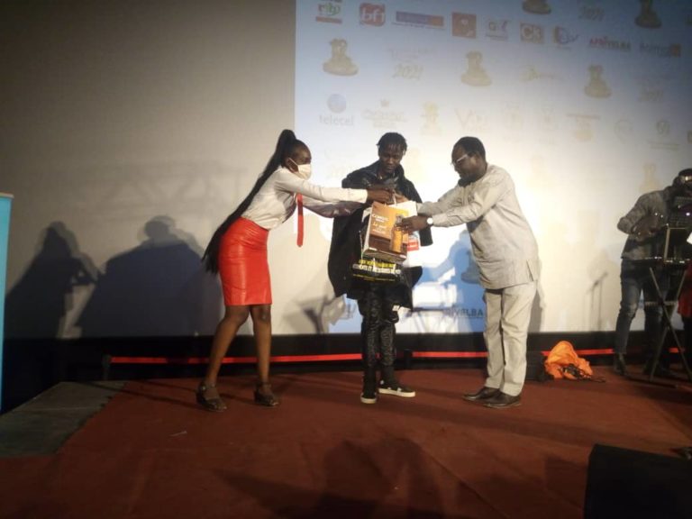 12 PCA acte 9: Amzy sacré meilleur artiste-musicien de l&rsquo;année 2020