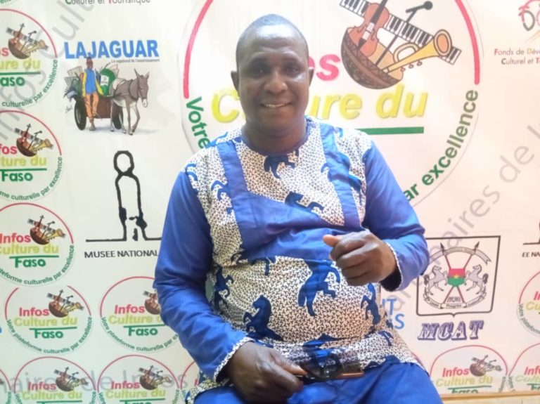 Jubilé de carrière: Makambo Maïga célèbre ses 25 ans de carrière de danseur et de chanteur Jubilé de carrière: Makambo Maïga célèbre ses 25 ans de carrière de danseur et de chanteur