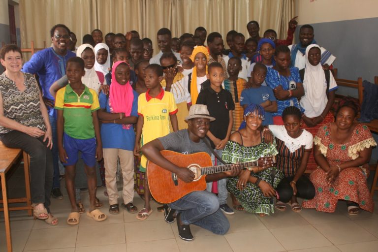 Journée internationale du conte : le CAP arrache le sourire aux enfants malvoyants de l’UN-ABPAM