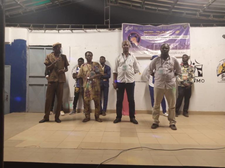 Compétition de Karaoké GOLD MIC : la troisième manche de la deuxième phase.des groupes E et F bouclée