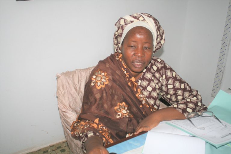 Musée Communal Sogossira Sanon de Bobo Dioulasso : La conservatrice présente l’enceinte