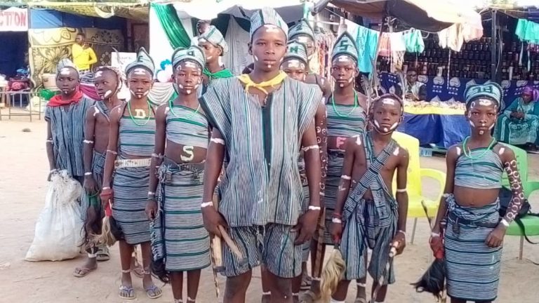 Commune de Guéguéré : à la découverte de la troupe scolaire « La Gazelle » de Vourégane