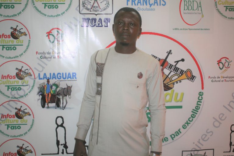 MODE: « Au début, mis à part mon amour et la bénédiction de mes parents, cela n’a pas été facile et on s’est accroché jusque là », Souleymane Santi, styliste à Kaya