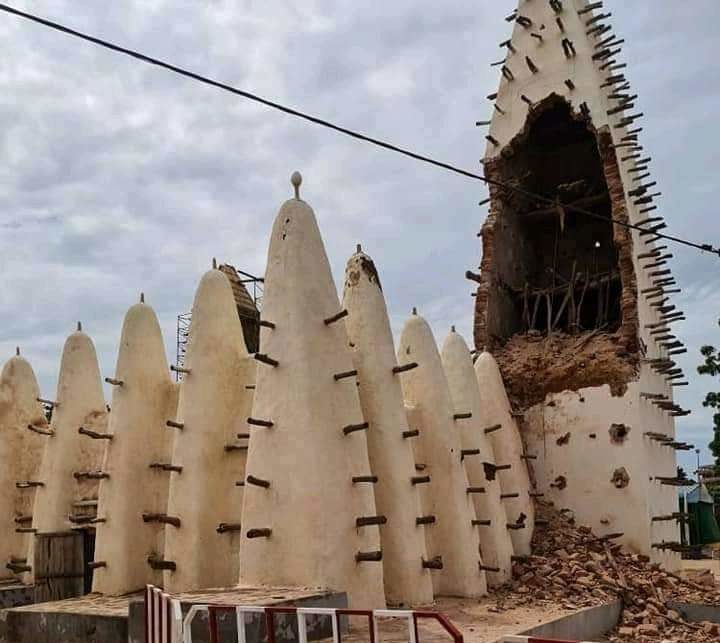 Patrimoine culturel: le minaret de la grande mosquée de dioulassoba endommagé
