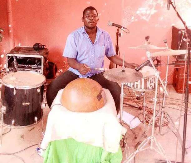 MUSIQUE: Danibatwama, à la découverte de cet homme de l’arrière scène