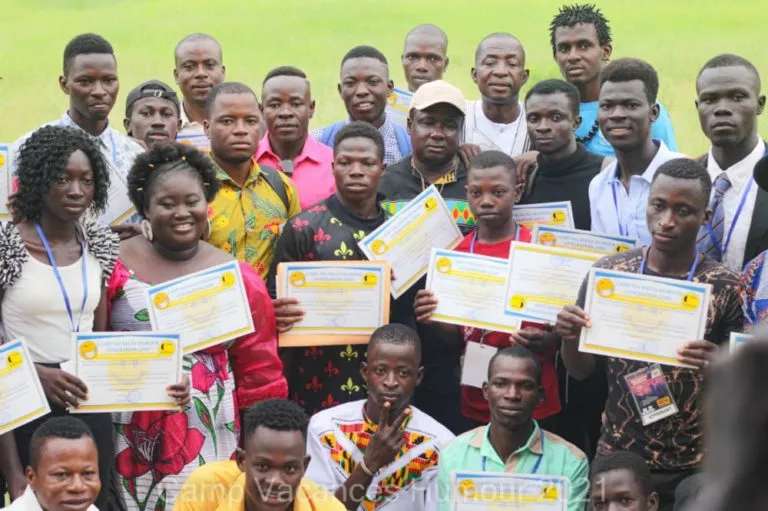 Camp vacances humour 2021 : fin de formation pour 32 apprentis humoristes