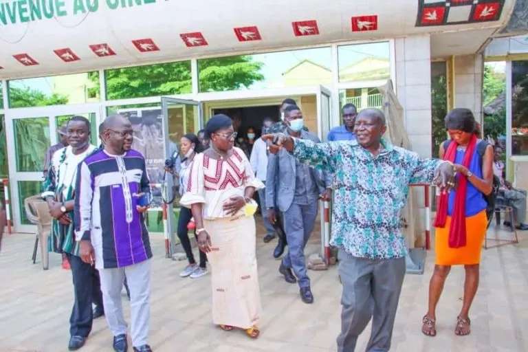 FESPACO 2021: La ministre Thiombiano visite des salles de projection