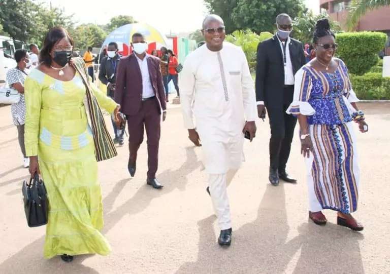 FESPACO 2021 : le ministre Eric Bougouma et deux autres ministres visitent des stands