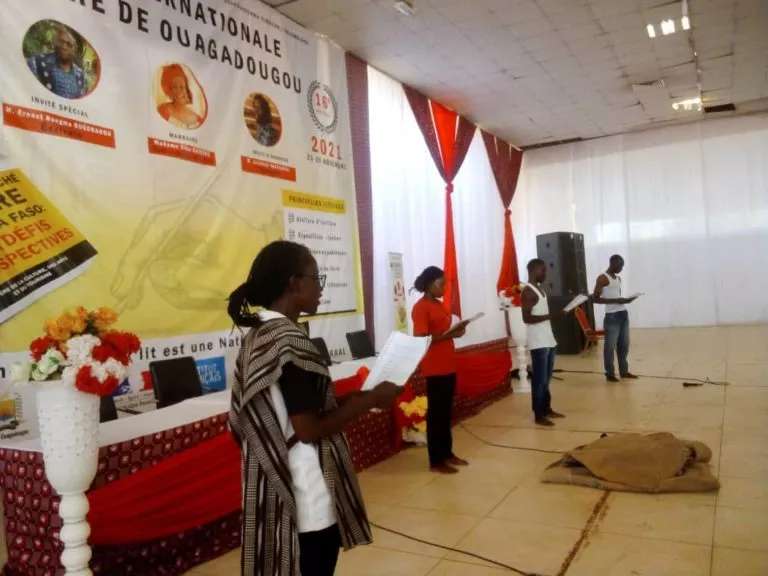 FILO 2021: des écrivains burkinabè reçoivent un hommage artistique
